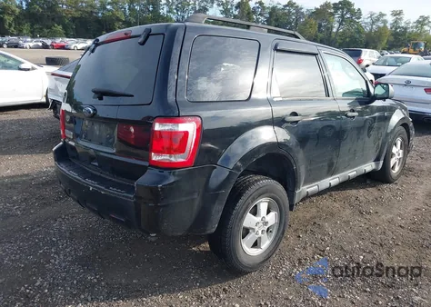 2010 Ford Escape Touring z USA, uszkodzony, nr VIN 1FMCU9D74AKB88875